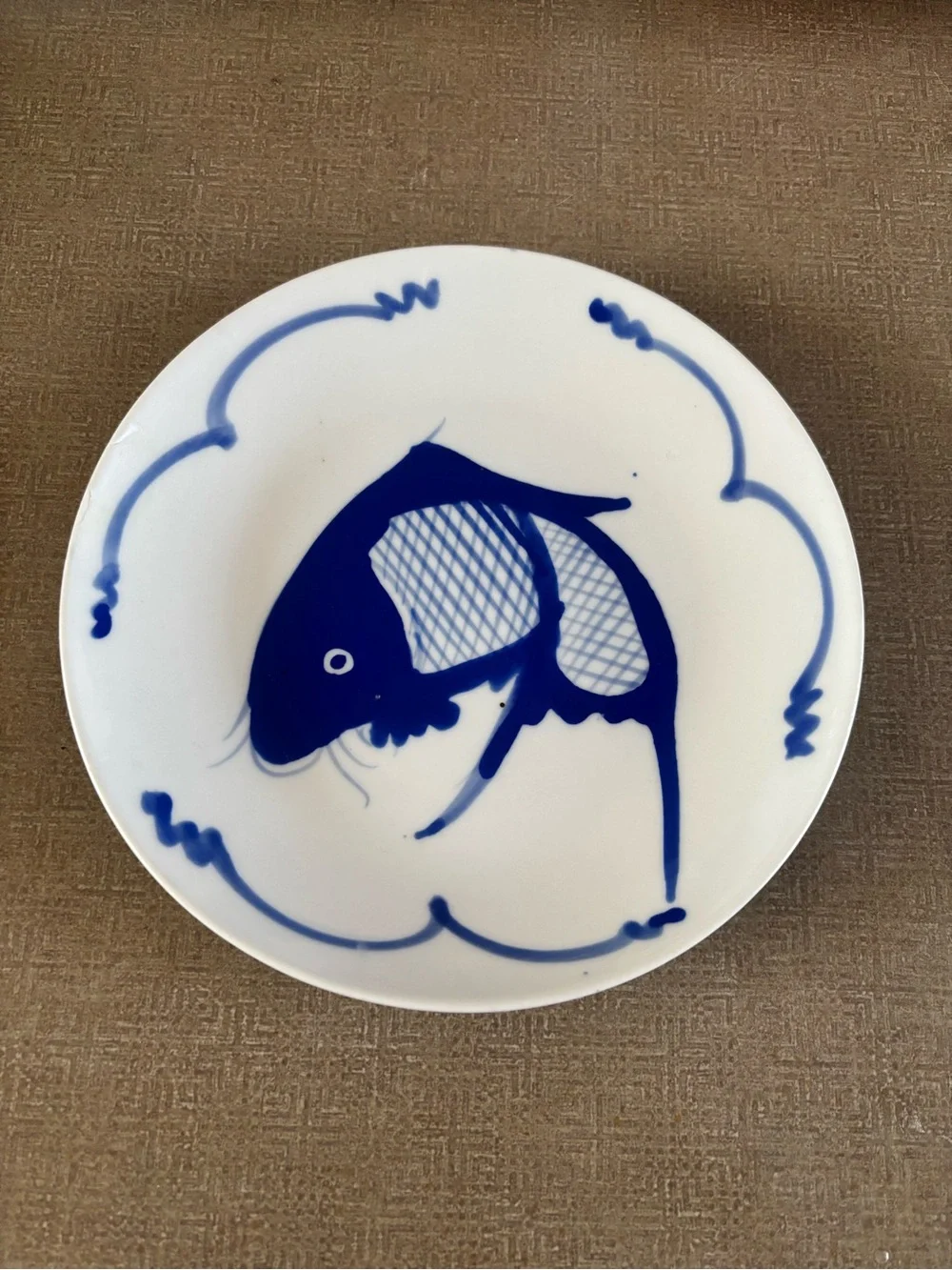 White Ceramic Fish Accent Plate in Blue - Decorative Pet Fish Motif